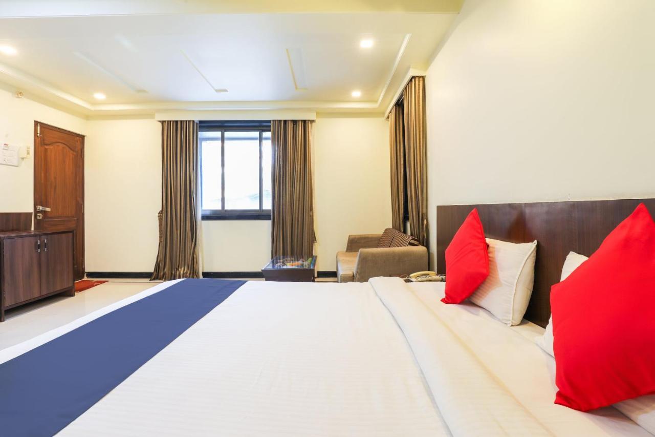 Oyo 63283 Shakti Palace Hotell Boma Eksteriør bilde